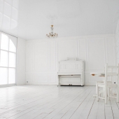 Очень белый зал