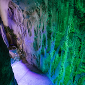 Сказочный лес и пещера