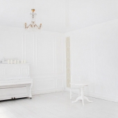 Очень белый зал