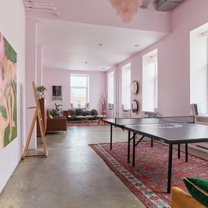 Зал розовый