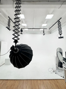 Большой зал с циклорамой