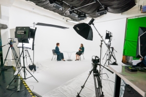 БЕЛАЯ СТУДИЯ