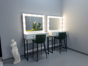 White с циклорамой