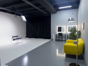 White с циклорамой