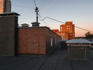 СВИДАНИЕ НА КРЫШЕ