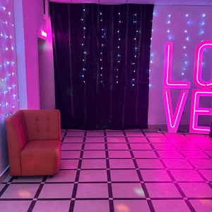 NEON LOUNGE