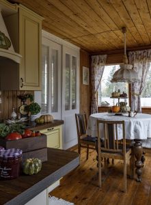 Розовый дом