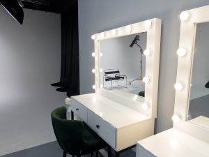 White с циклорамой