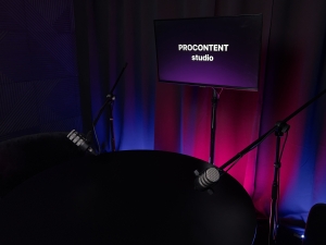 Total Black зал Подкастов