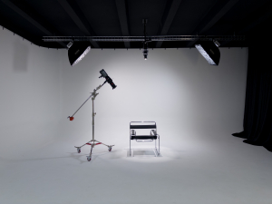 White с циклорамой