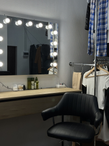 Большой зал с циклорамой