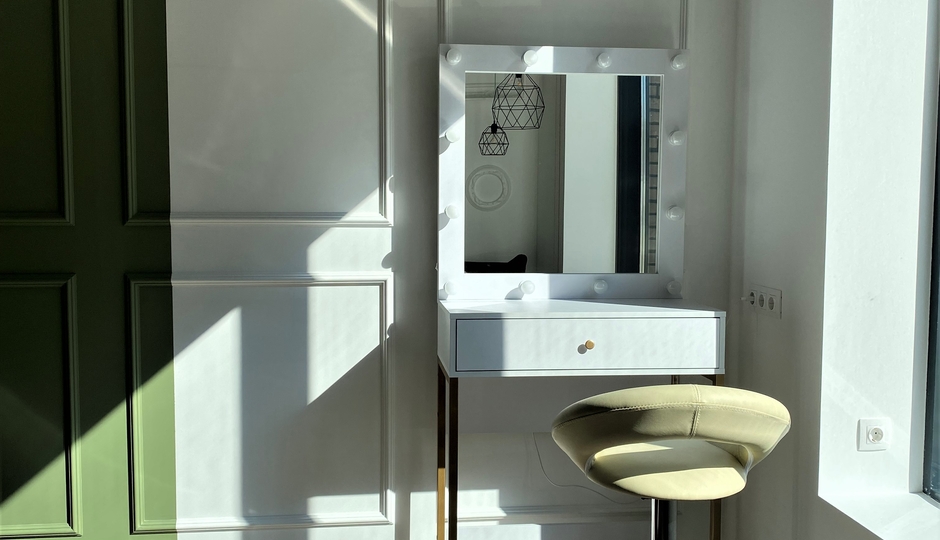 Большой зал (Famous)