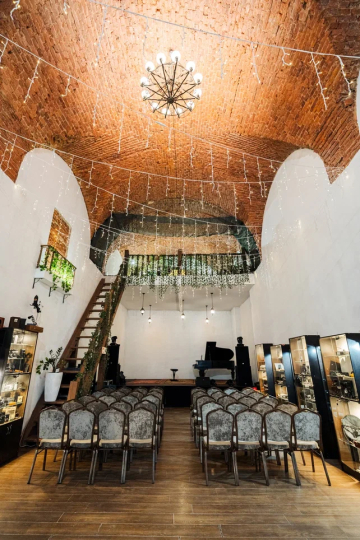 Зал Каминный