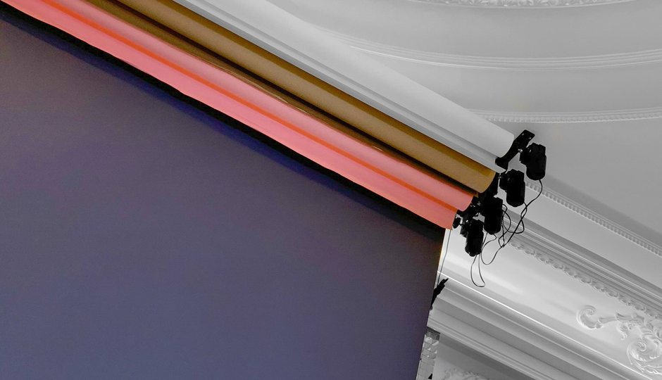 Основной зал