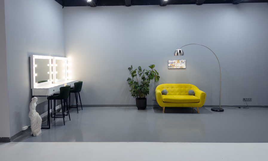 White с циклорамой