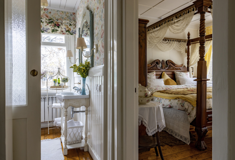 Розовый дом