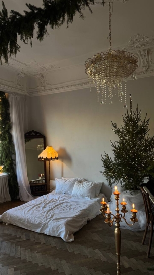 Малая комната на Петроградской