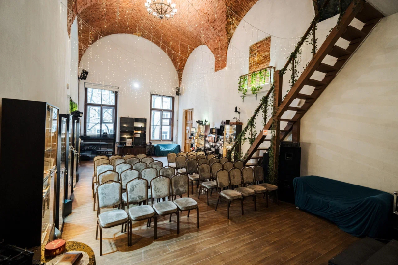 Зал Каминный