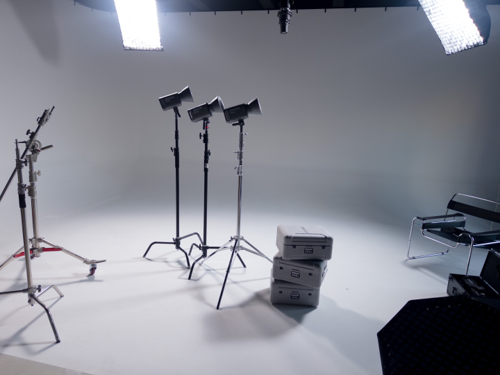 White с циклорамой