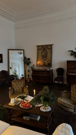 Гостиная в особняке на Выборгской