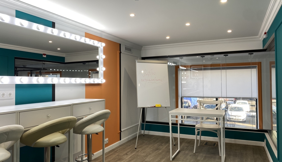 Большой зал (Famous)