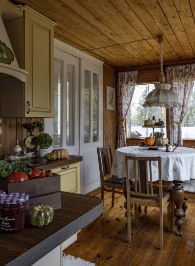 Розовый дом