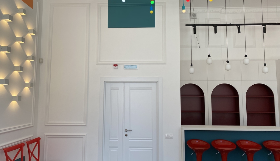 Большой зал (Famous)