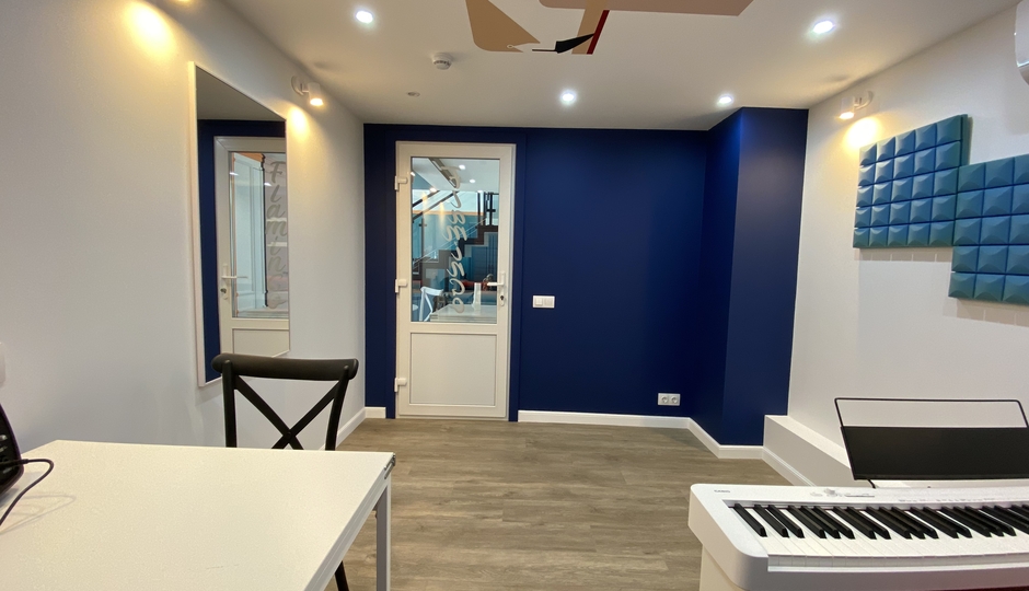 Большой зал (Famous)