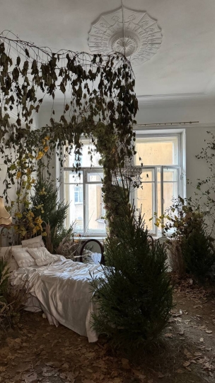 Малая комната на Петроградской