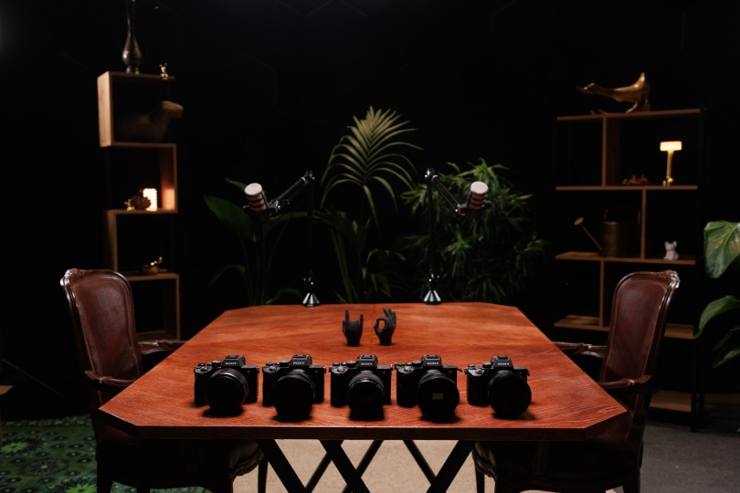 Студия для записи подкастов с видом на Москву