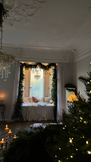 Малая комната на Петроградской