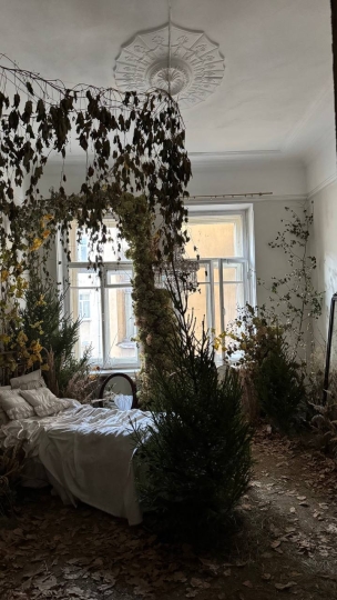 Малая комната на Петроградской