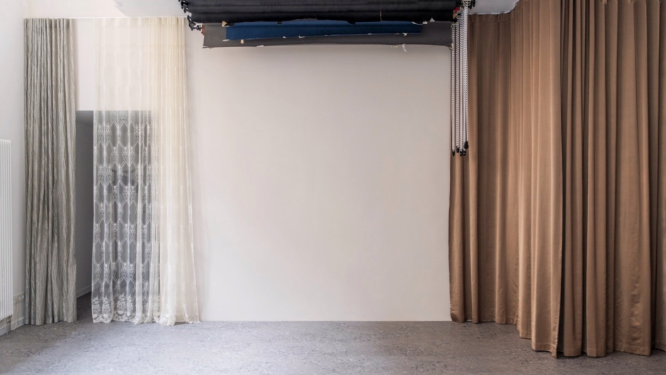 28.28 (Flashing Lights Studio)