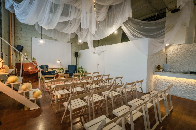 Гостиная для друзей с террасой