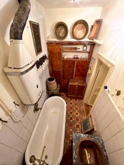 Ретро квартира с дореволюционной мебелью и антиквариатом