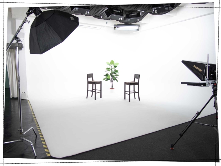 БЕЛАЯ СТУДИЯ