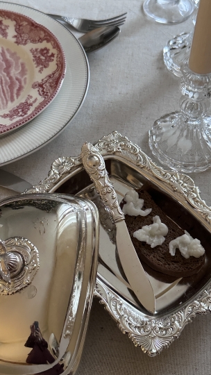 Винтажная квартира в Сталинке  с роялем- Twosabe studio