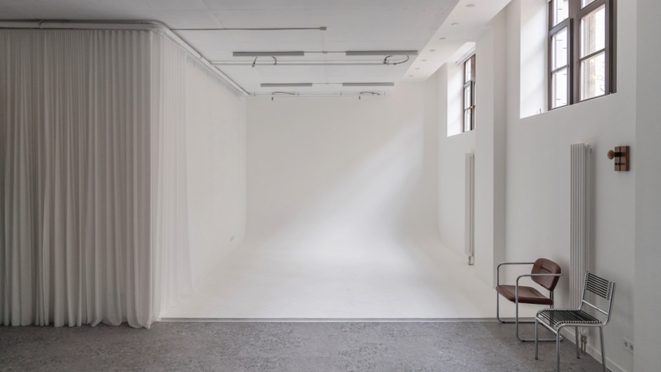 28.28 (Flashing Lights Studio)