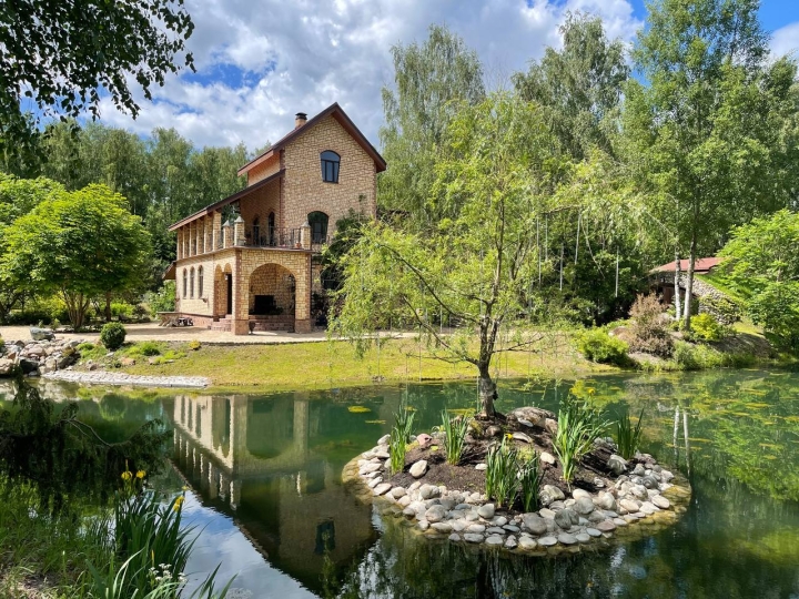 Уникальная усадьба 3га с ботаническим садом