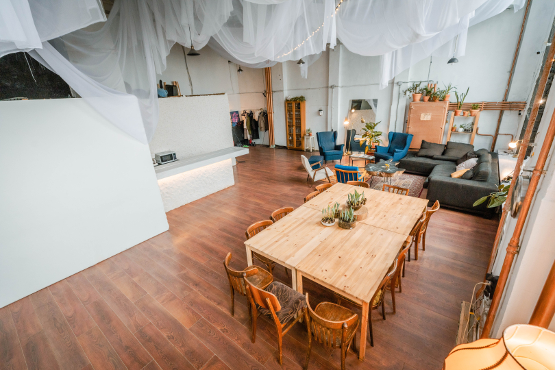 Гостиная для друзей с террасой