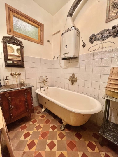 Ретро квартира с дореволюционной мебелью и антиквариатом