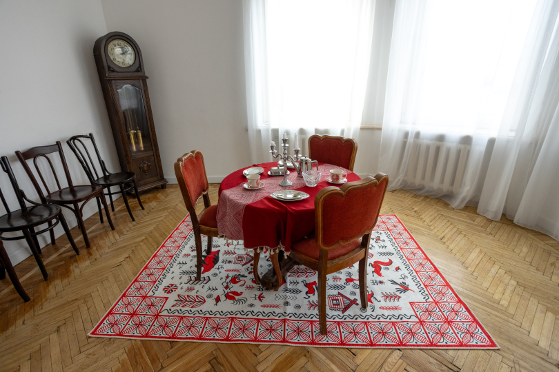 Красный угол