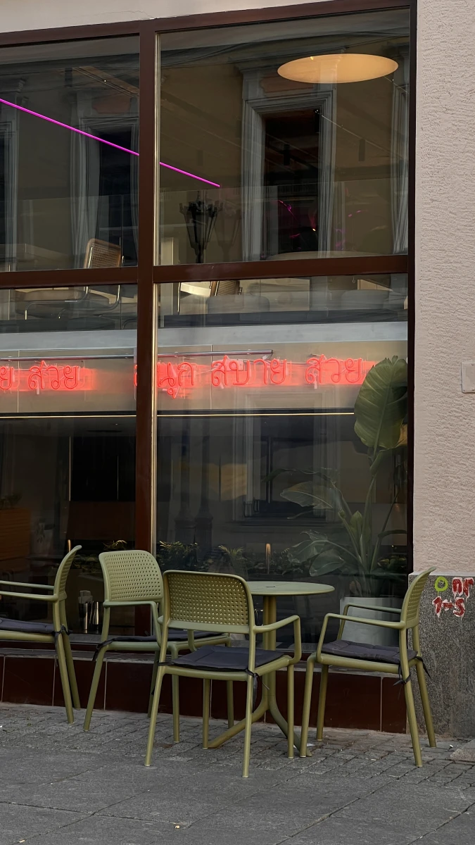 Летняя веранда кафе