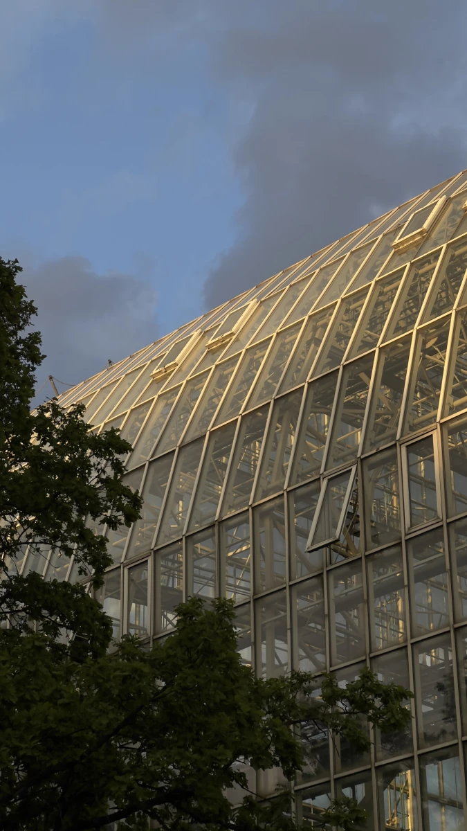 Шикарная теплица в Ботаническом саду