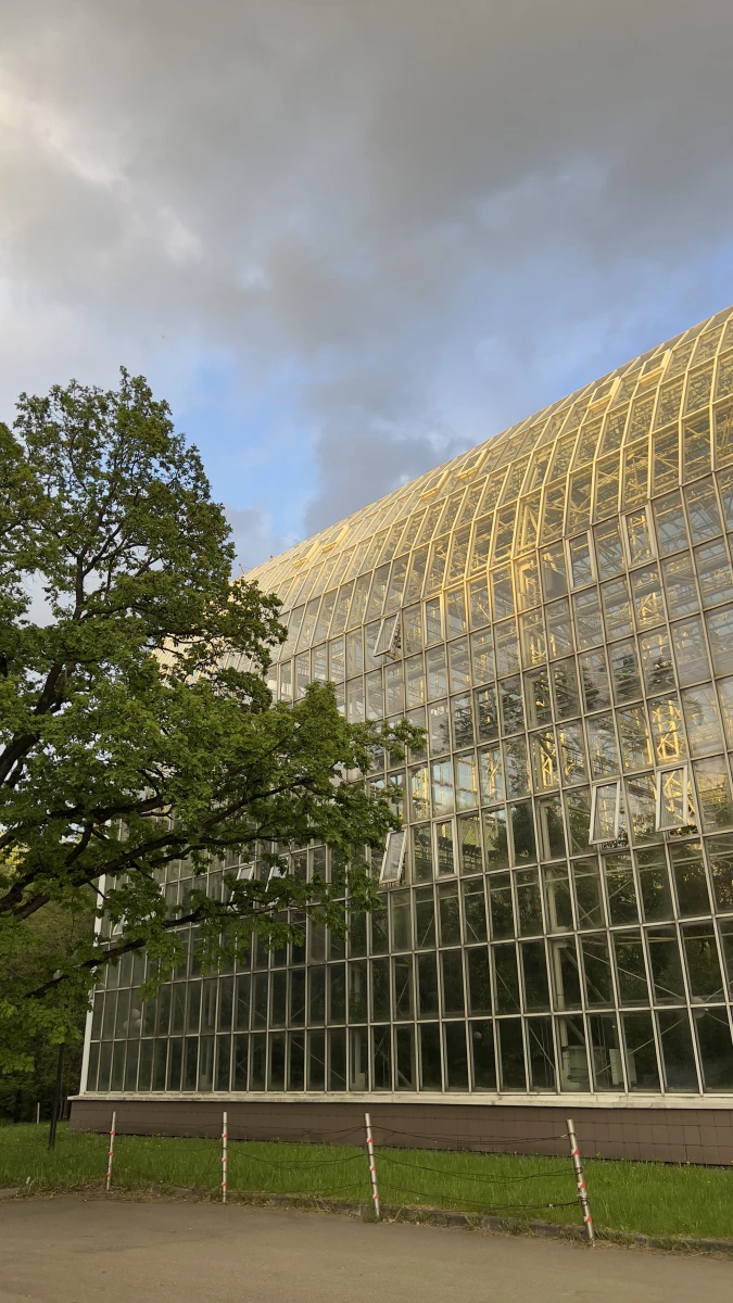 Шикарная теплица в Ботаническом саду
