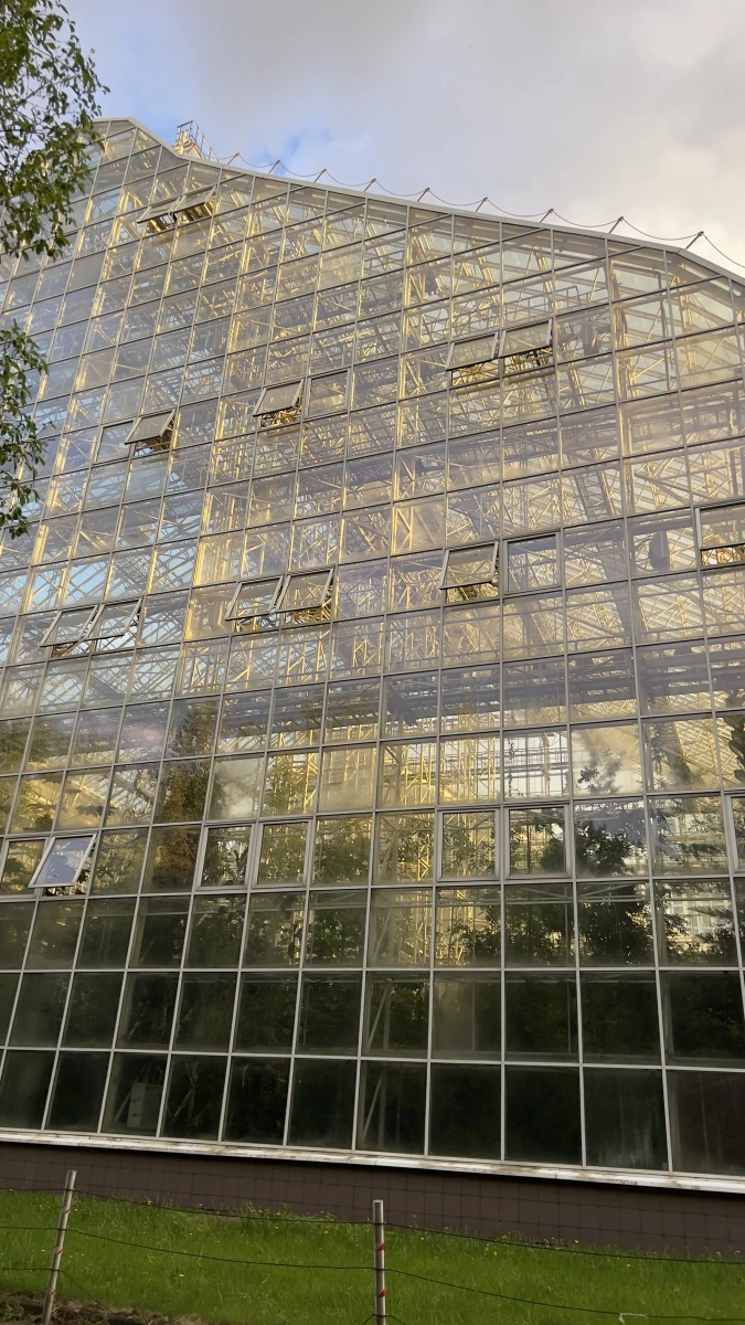 Шикарная теплица в Ботаническом саду
