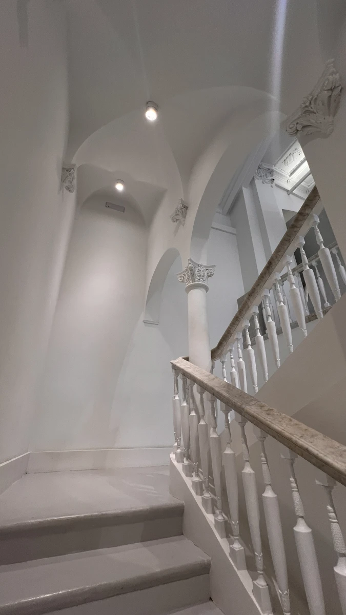 Минималистичный интерьер магазина Lime