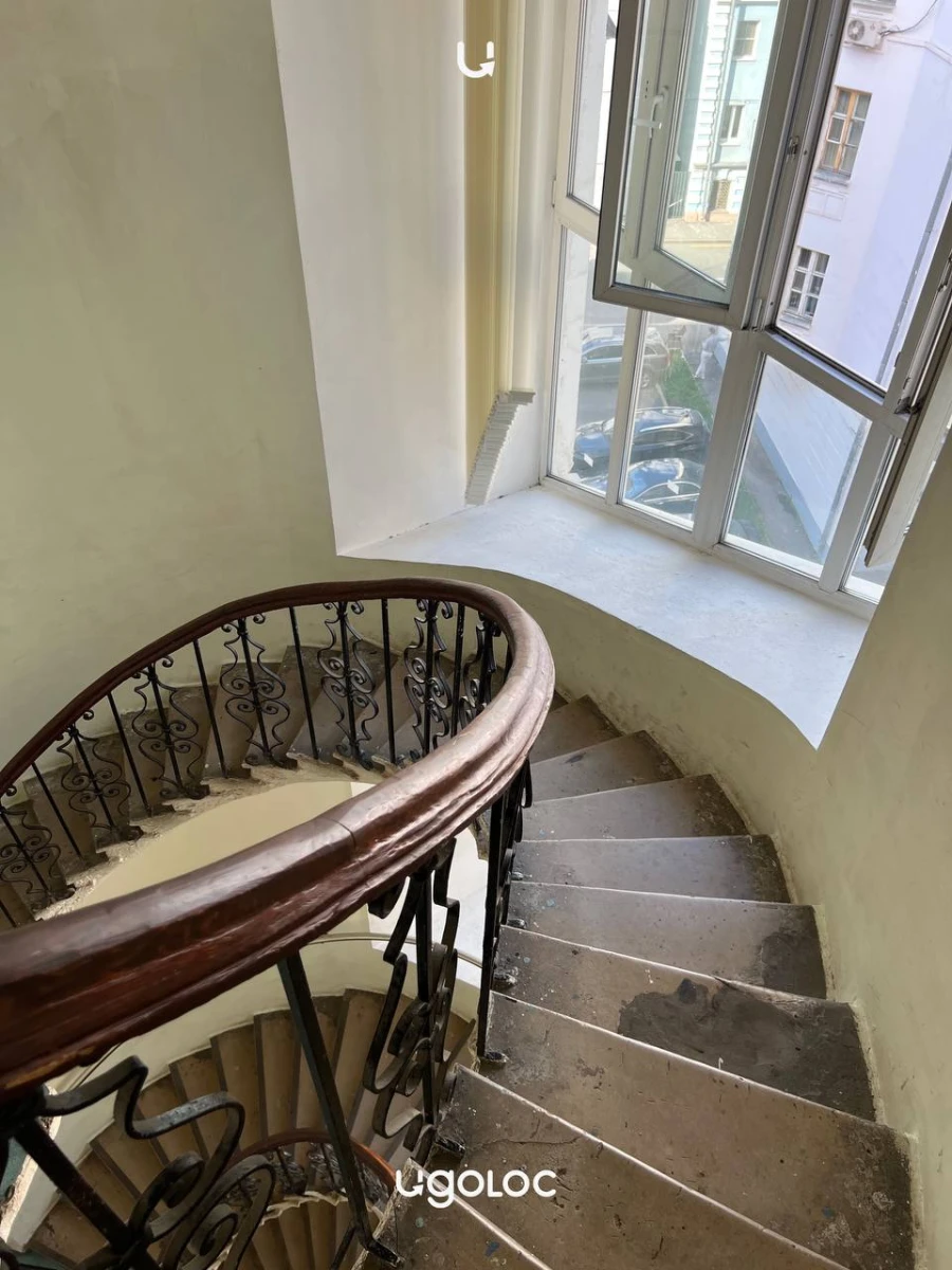 Винтовая лестница в доме Лебедева