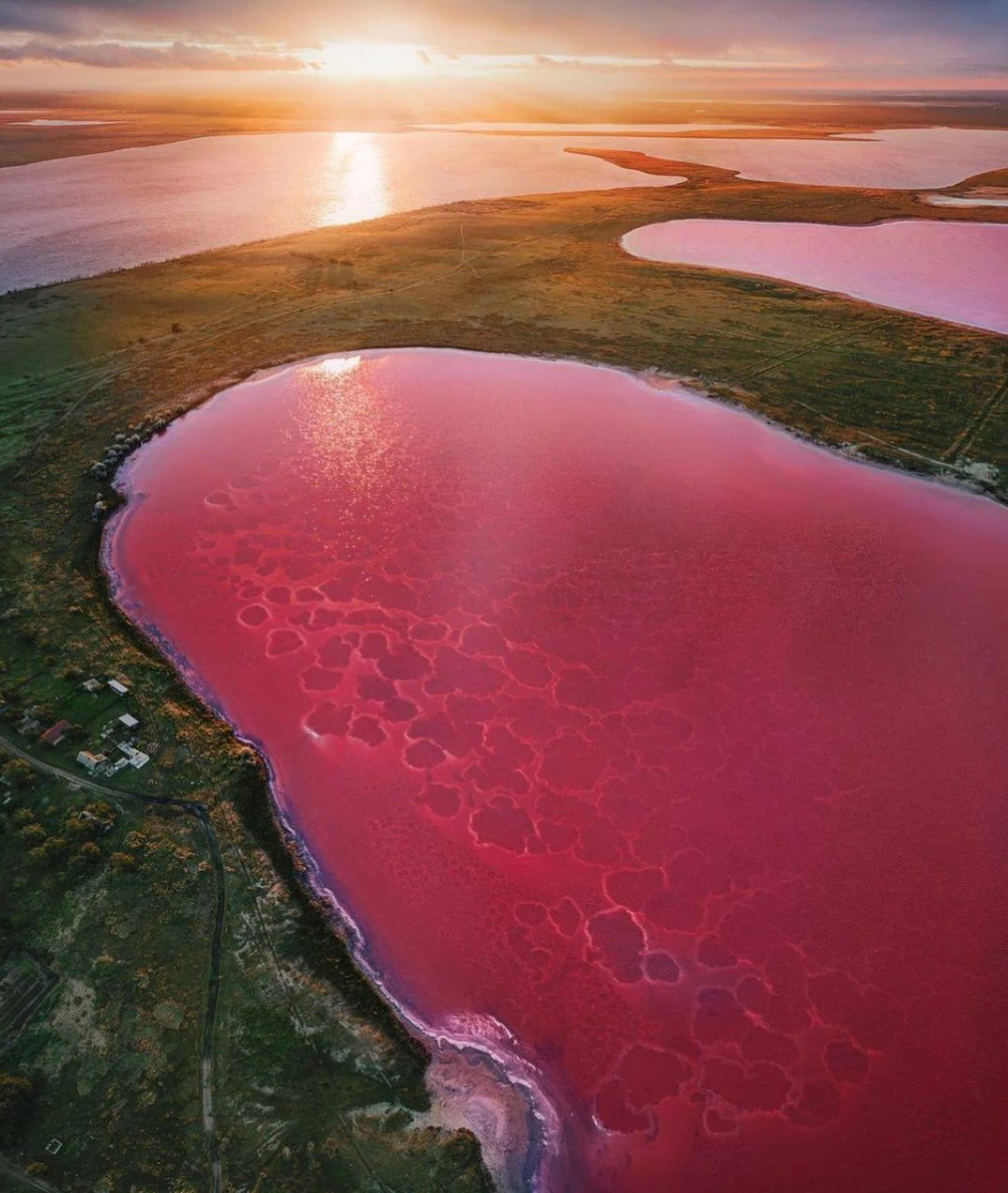 Малиновое озеро