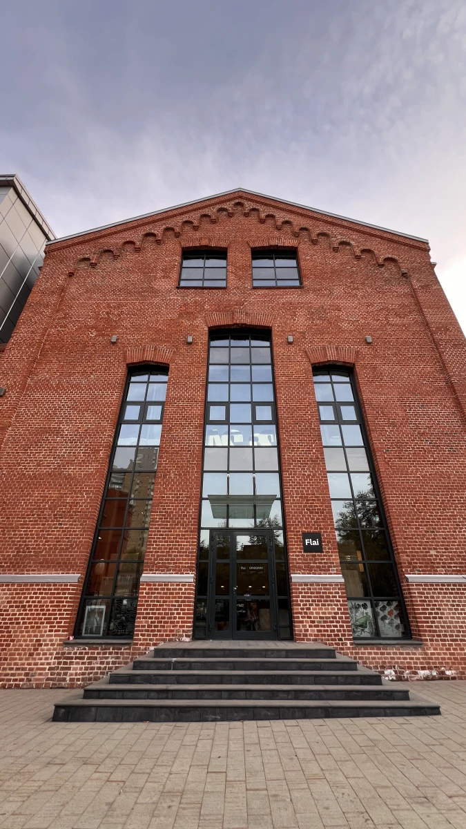 Лофтовый квартал с разнообразием кирпичных строений